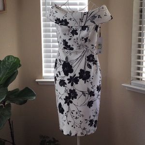 Calvin Klein, 4-Off shoulder White black floral.
